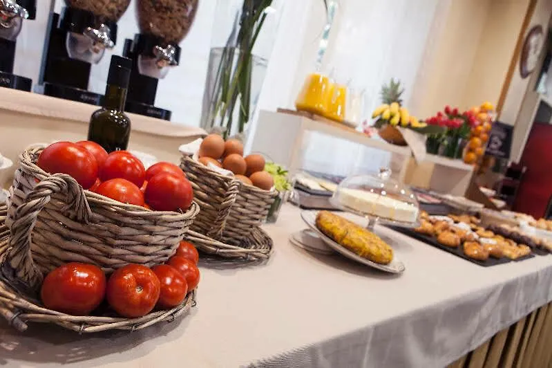**  Bonanova Park Otel Barselona İspanya