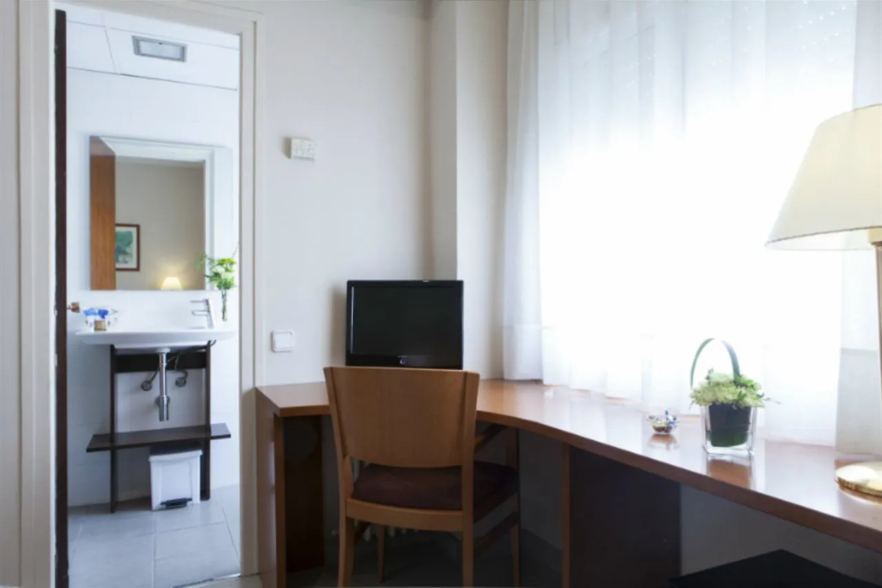 Bonanova Park Otel Barselona 2*,